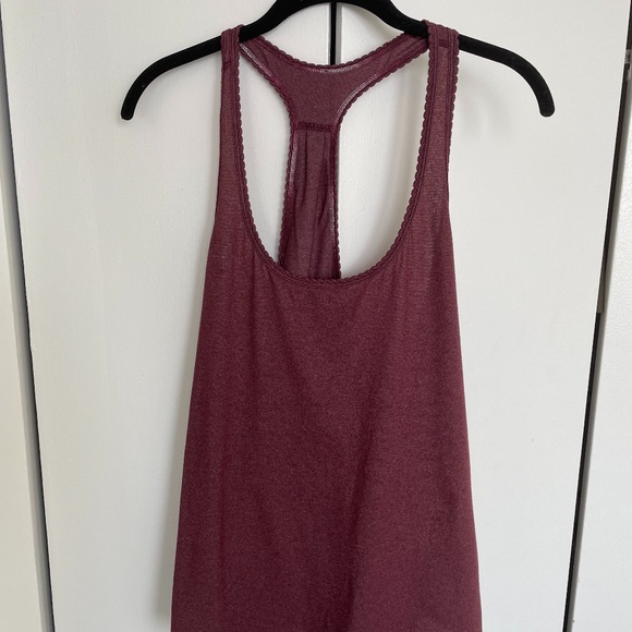 Lululemon Yoga Tank in Bordeaux - Picture 4 of 5